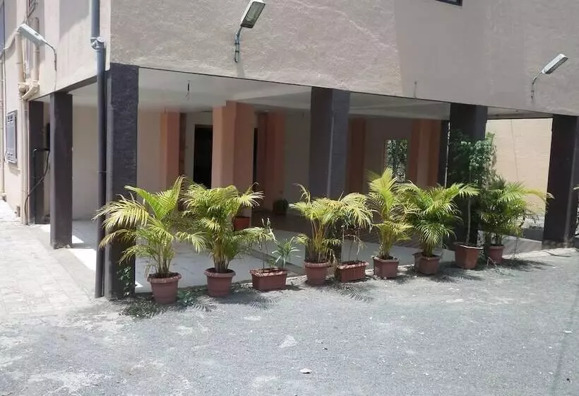 Hotelli Ladli Lodging