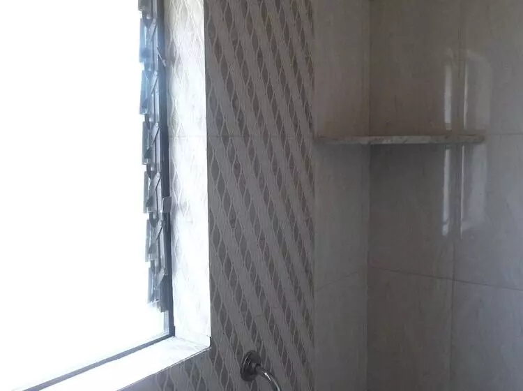 Hotelli Ladli Lodging