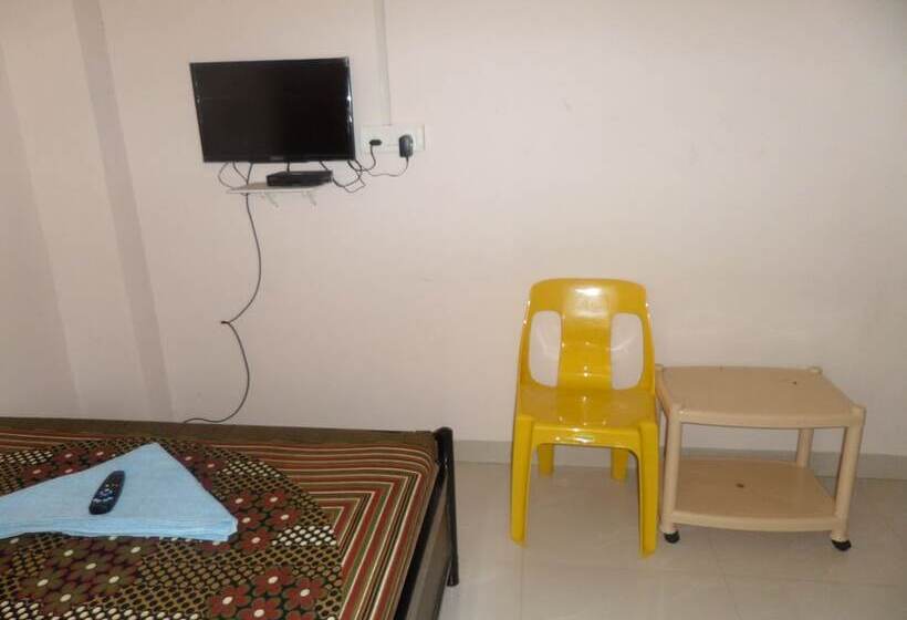 فندق Ladli Lodging