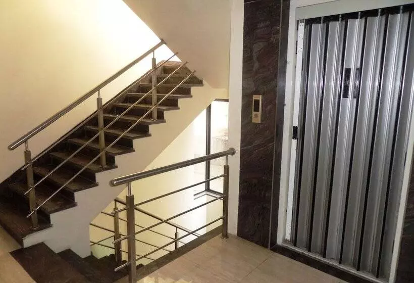 Hotelli Rajvikas Residency