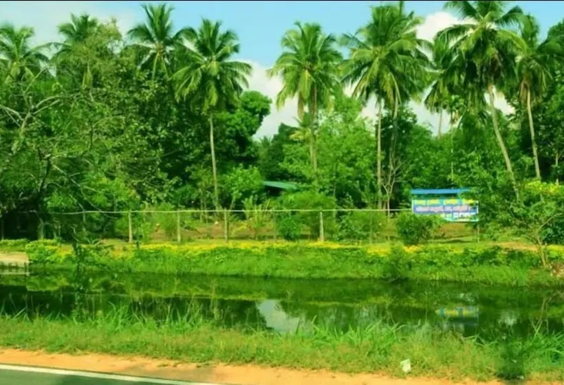 Hotelli The Senaro Holiday Inn