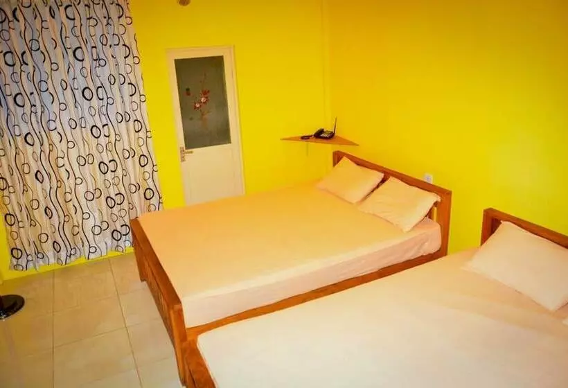 Hotelli The Senaro Holiday Inn