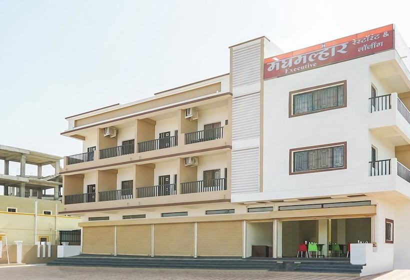 فندق Treebo Trip Megmalhar