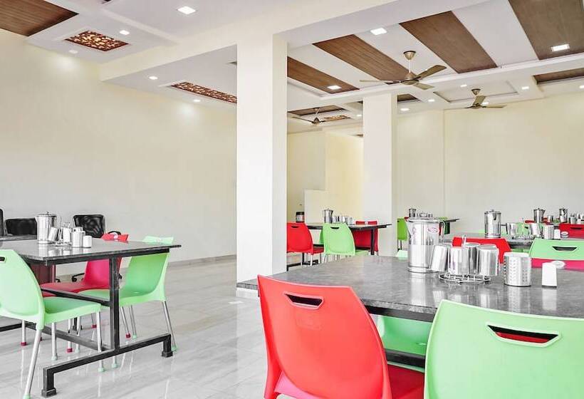 فندق Treebo Trip Megmalhar