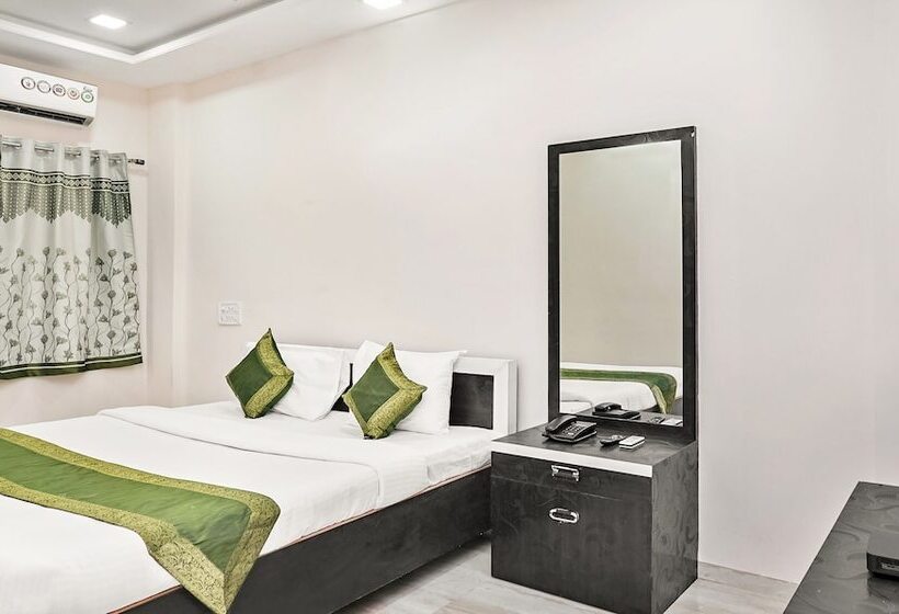 فندق Treebo Trip Megmalhar