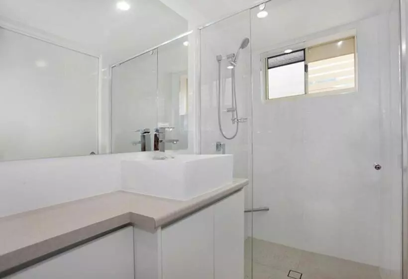 Kings Way Apartments