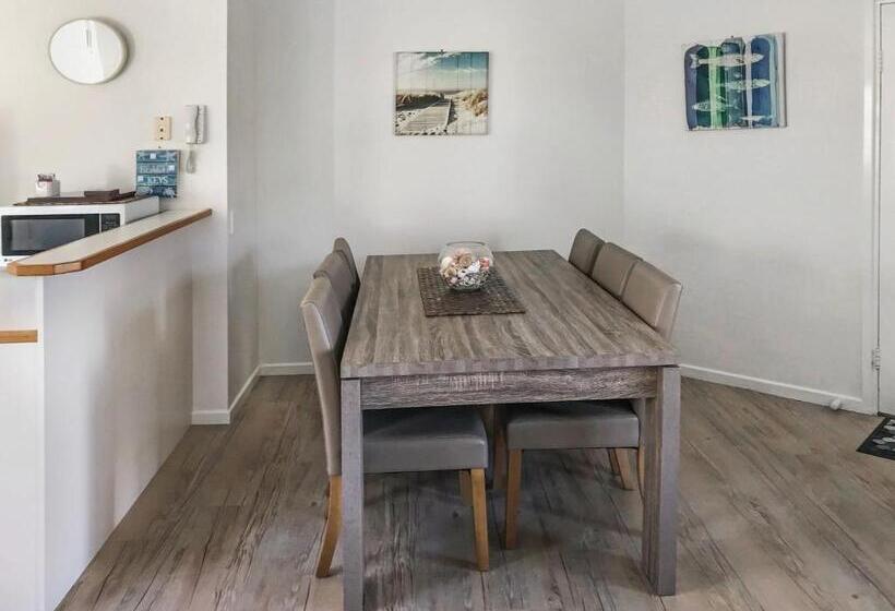 Kings Way Apartments