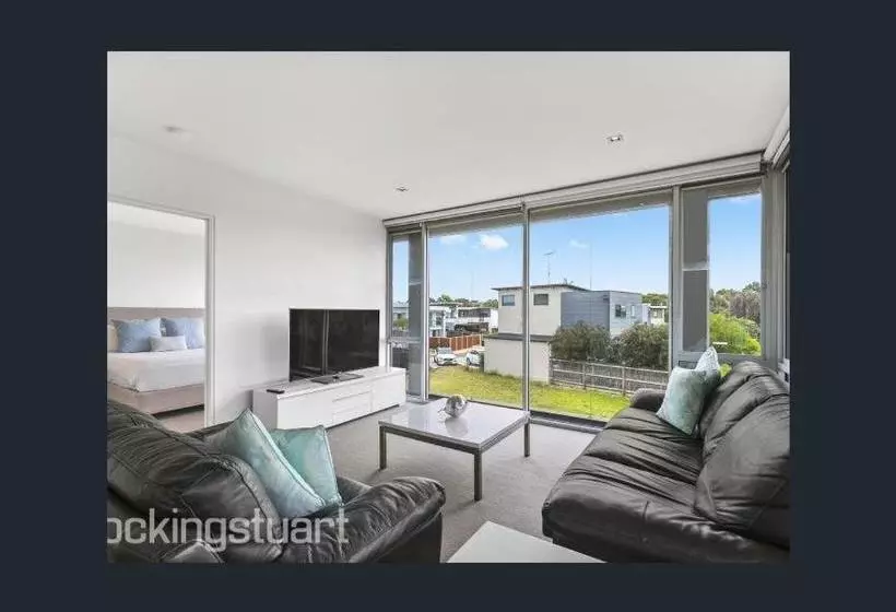 Onshore Torquay