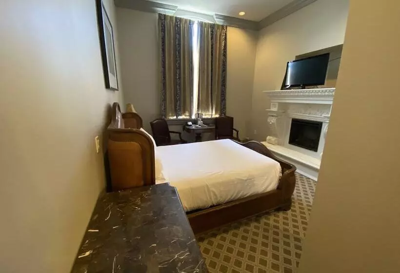 Chateau Avalon Hotel & Spa