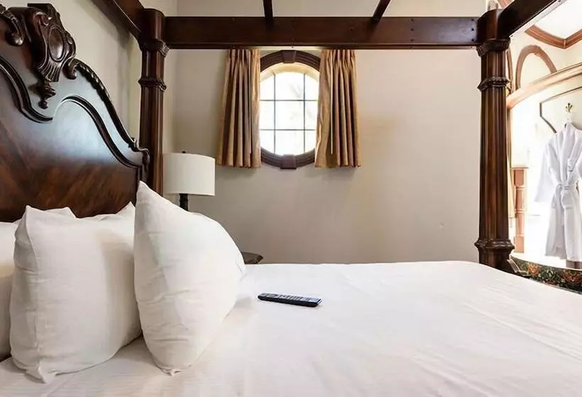 Chateau Avalon Hotel & Spa