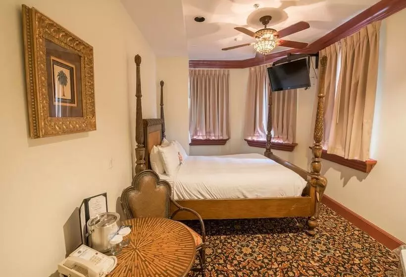 Chateau Avalon Hotel & Spa