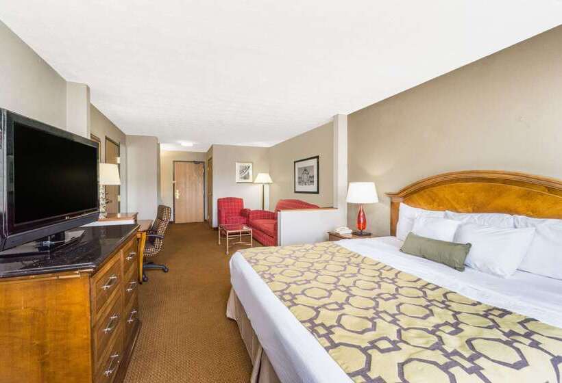 Отель Baymont By Wyndham Piqua