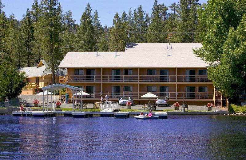 فندق Big Bear Lake Front Lodge