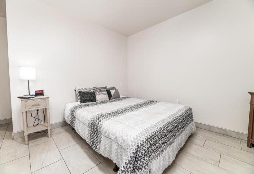 فندق Big Bear Lake Front Lodge