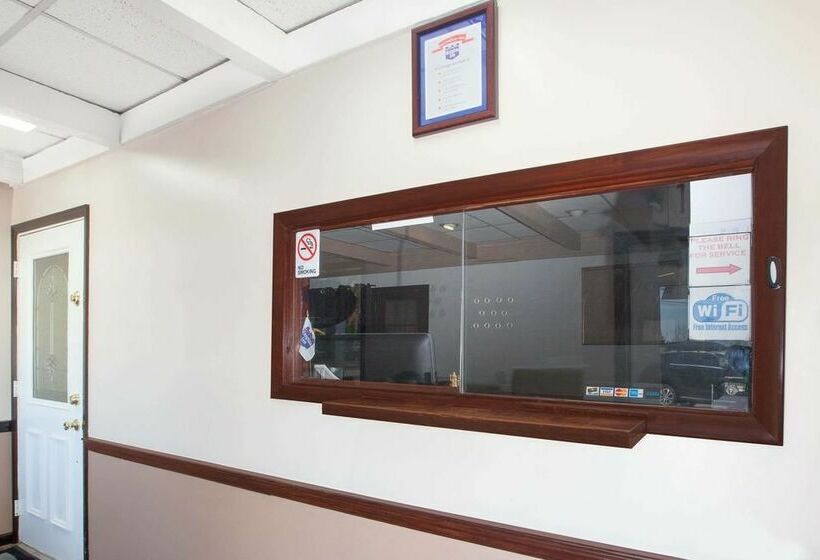 בית מלון כפרי Imperial Inn Grand Blanc