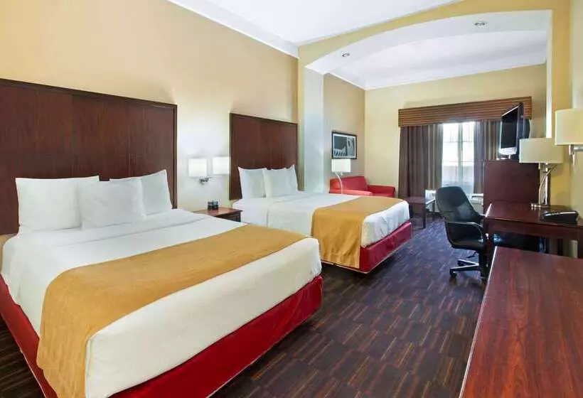 Hotelli La Quinta By Wyndham Albuquerque Midtown Newly Renovated