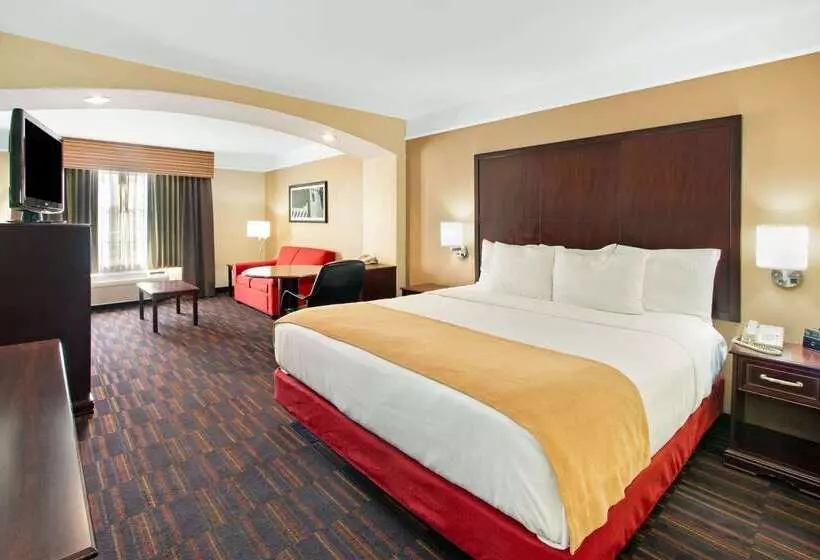 Hotelli La Quinta By Wyndham Albuquerque Midtown Newly Renovated