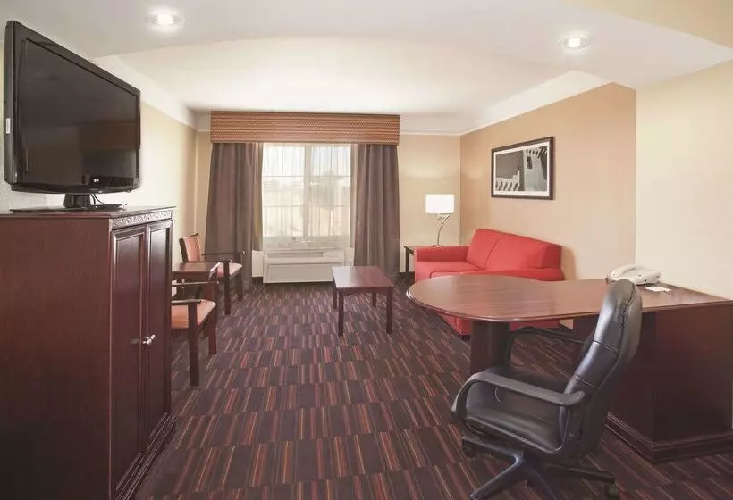 Hotelli La Quinta By Wyndham Albuquerque Midtown Newly Renovated