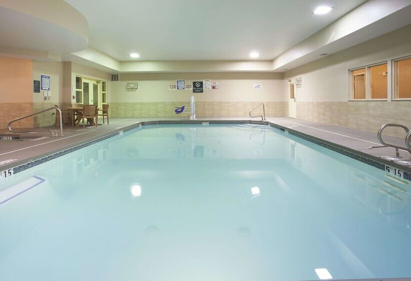 هتل La Quinta By Wyndham Albuquerque Midtown Newly Renovated