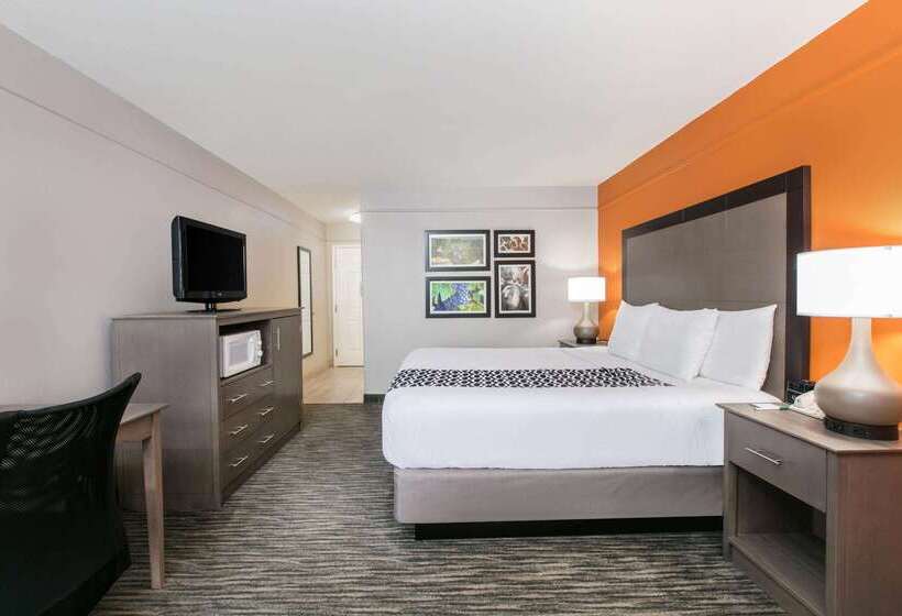 酒店 La Quinta Inn & Suites By Wyndham Fredericksburg