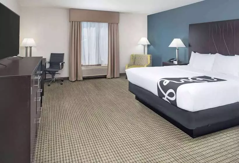 هتل La Quinta By Wyndham Moscow Pullman