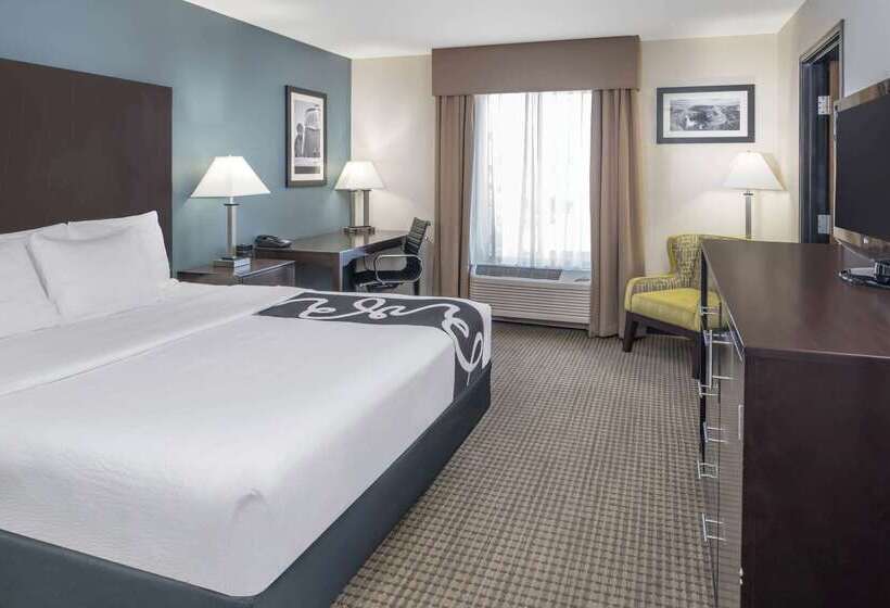 בית מלון כפרי La Quinta By Wyndham Moscow Pullman