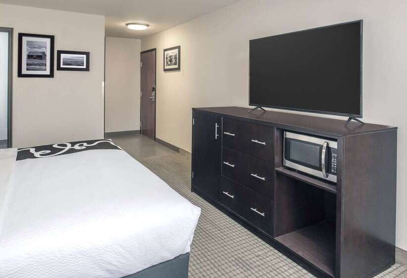 בית מלון כפרי La Quinta By Wyndham Moscow Pullman