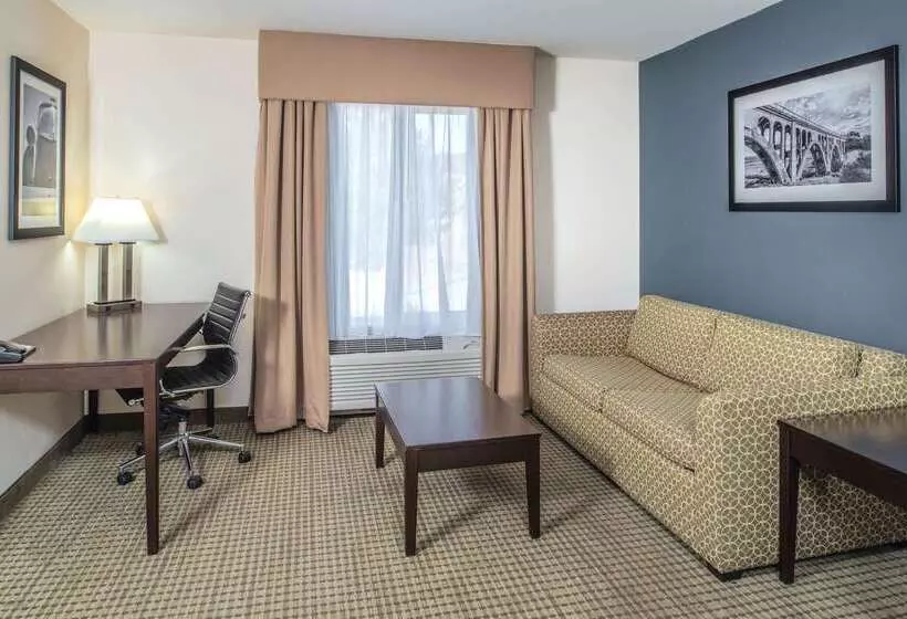 هتل La Quinta By Wyndham Moscow Pullman