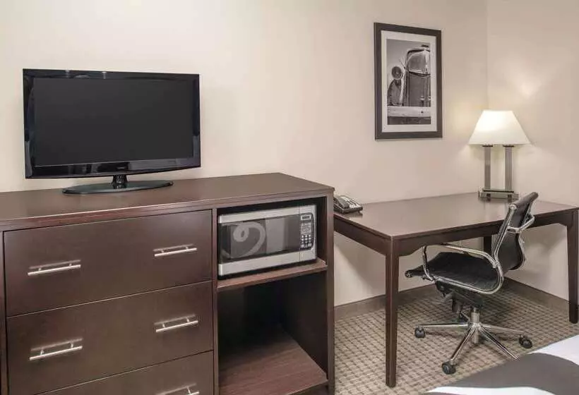 هتل La Quinta By Wyndham Moscow Pullman