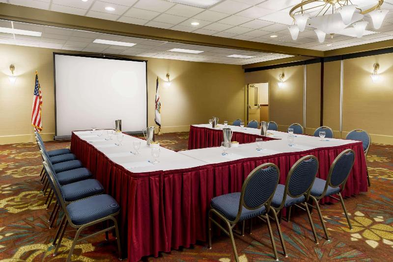 هتل Lakeview Golf Resort