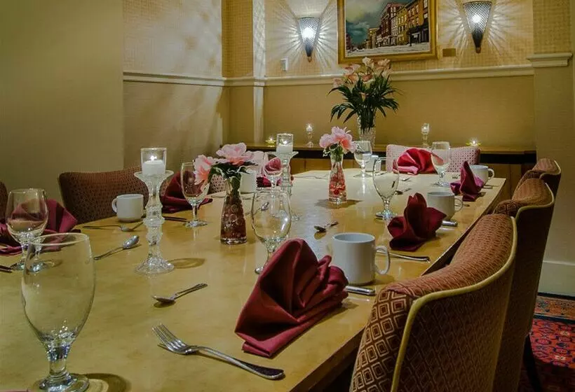 Отель Wyndham Garden Trenton