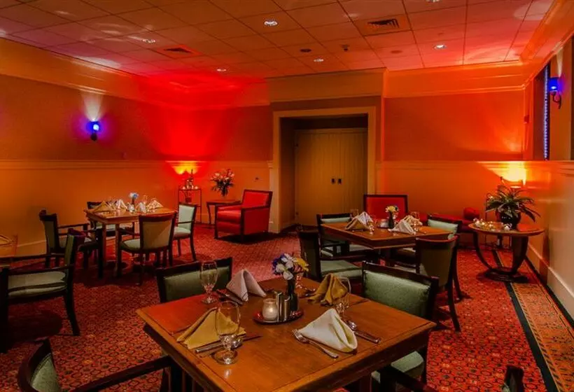 Отель Wyndham Garden Trenton