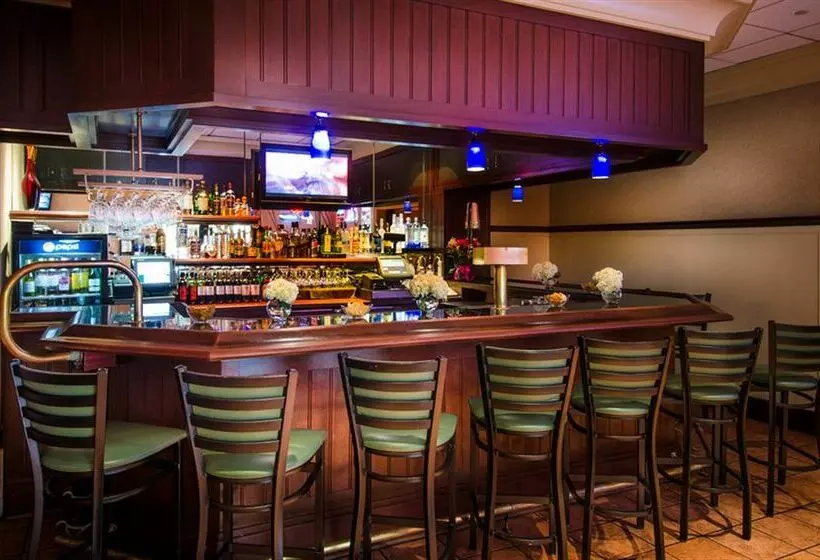 Отель Wyndham Garden Trenton