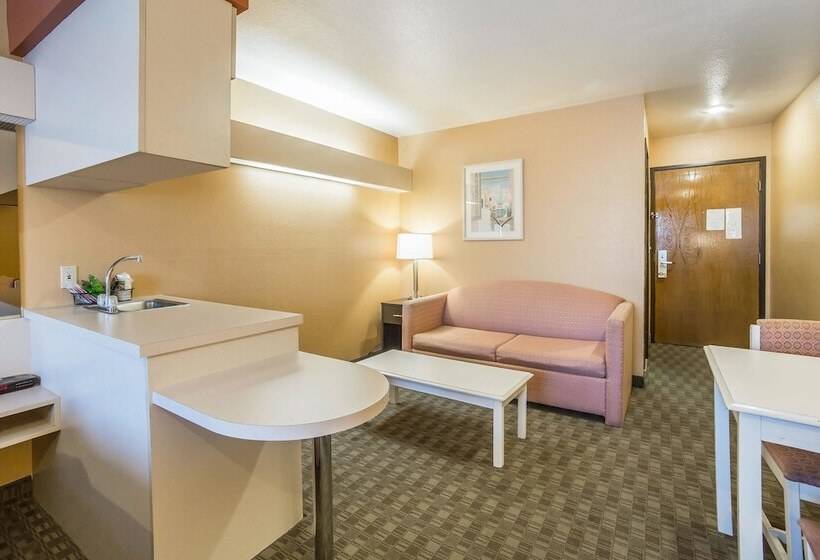 هتل Quality Inn & Suites Elko