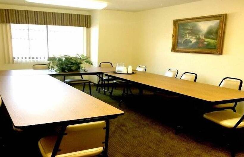 فندق Quality Inn & Suites Prestonsburg Next To Mountain Arts Center