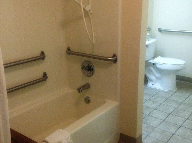 فندق Quality Inn & Suites Prestonsburg Next To Mountain Arts Center