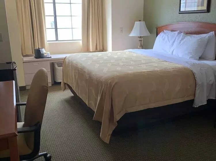 Hotelli Quality Inn & Suites Prestonsburg Next To Mountain Arts Center