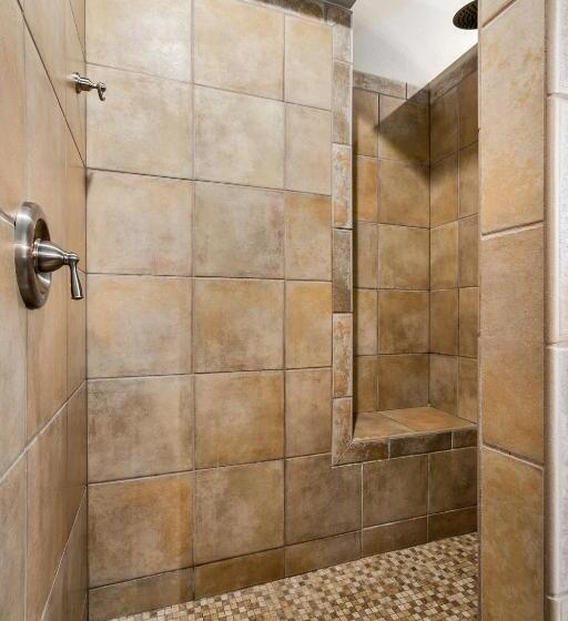 فندق Saratoga Inn