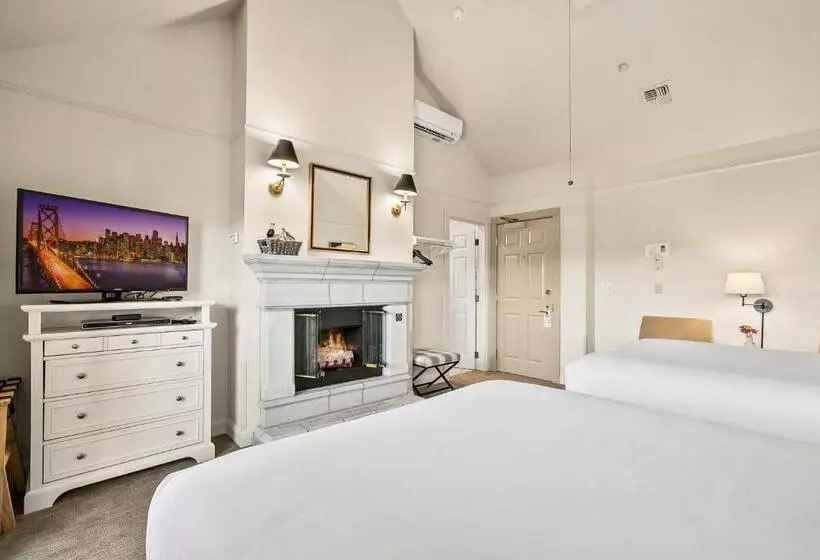 ホテル Saratoga Inn