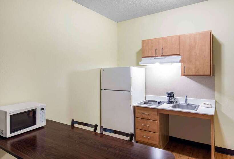 Отель Suburban Studios Lewisville