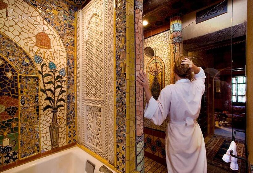 هتل The Inn Of The Five Graces