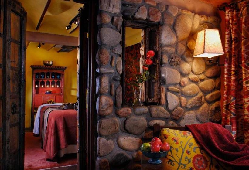 هتل The Inn Of The Five Graces