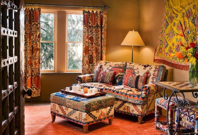 هتل The Inn Of The Five Graces