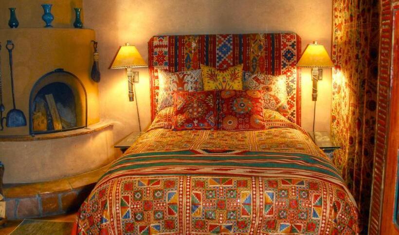 هتل The Inn Of The Five Graces