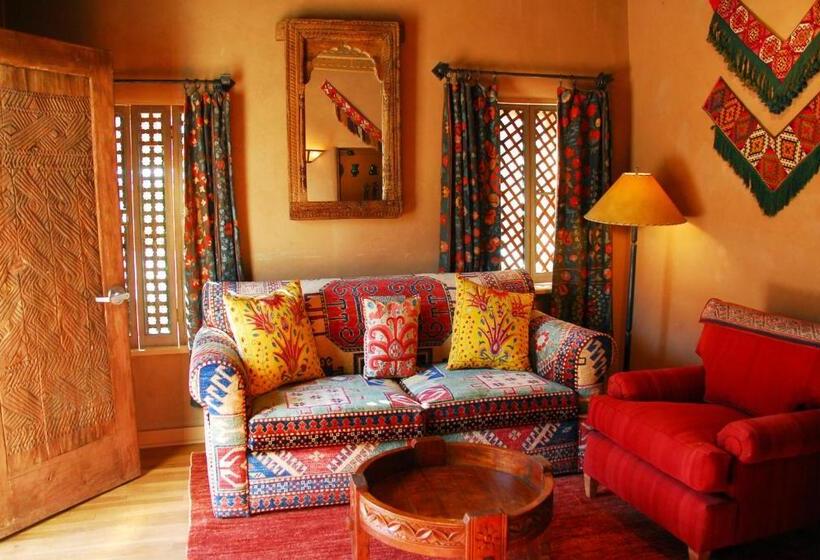 هتل The Inn Of The Five Graces