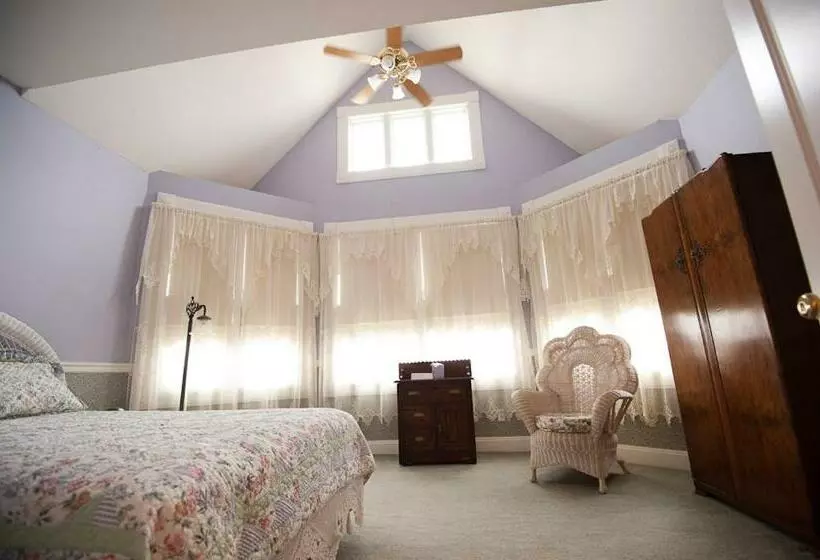 בית מלון כפרי Victorian Veranda Country Inn