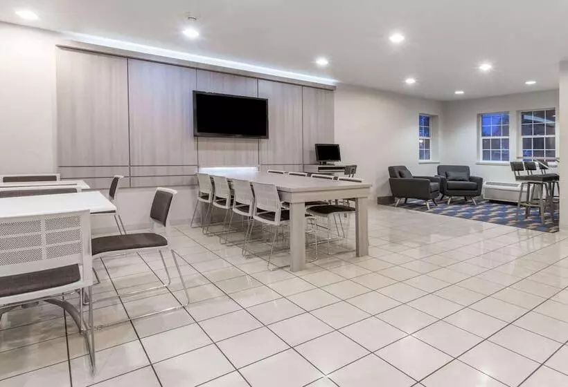 Microtel Inn & Suites Modesto