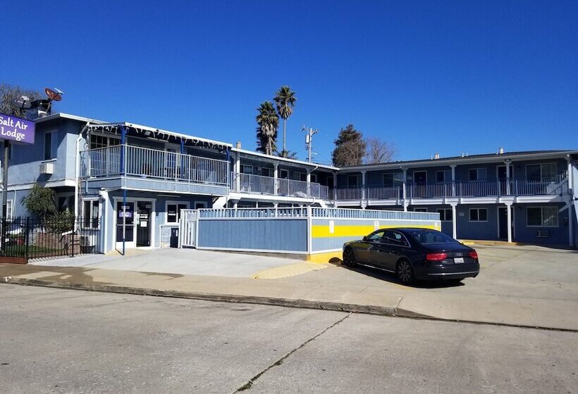 汽车旅馆 Salt Air Lodge