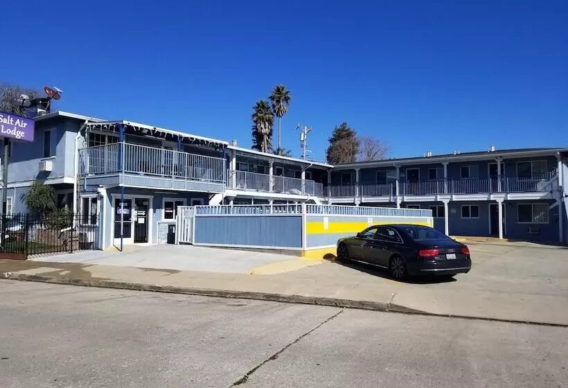 汽车旅馆 Salt Air Lodge