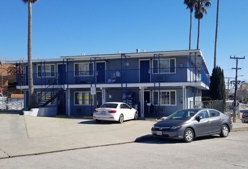 汽车旅馆 Salt Air Lodge